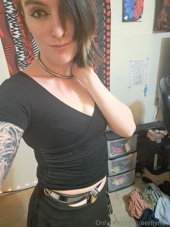 Aerilyn / aerilyn95 nude photo #3