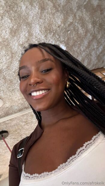 Justine / afrokeik nude photo #10