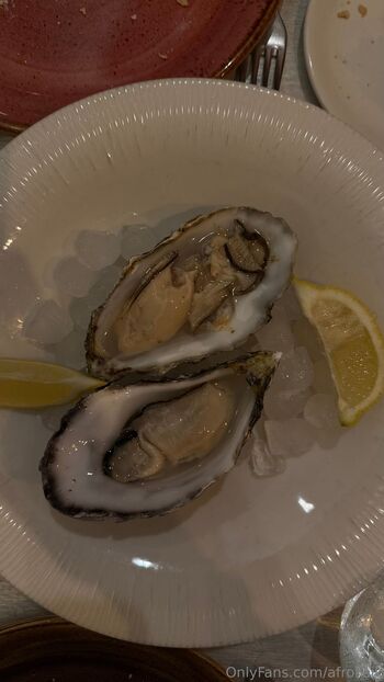 Justine / afrokeik nude photo #29