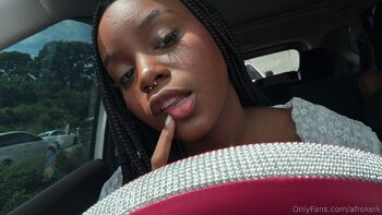 Justine / afrokeik nude photo #32