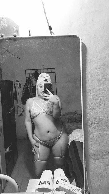 AVAILABLE NOW / agussmunich nude photo #4