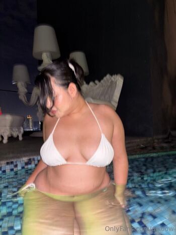 aik / aikoow nude photo #10