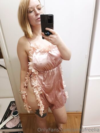 Aimufreeli / aimufreelia nude photo #12