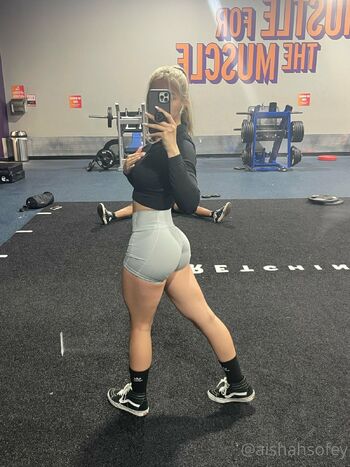 Aishah Sofe / aishahsofey nude photo #20