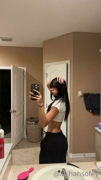 Aishah Sofe / aishahsofey nude photo #26