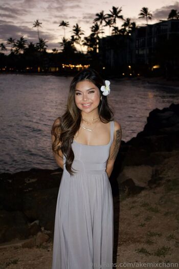 Akem / akemiikaze nude photo #5