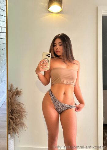 Akem / akemiikaze nude photo #16