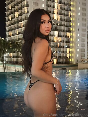 Akem / akemiikaze nude photo #33