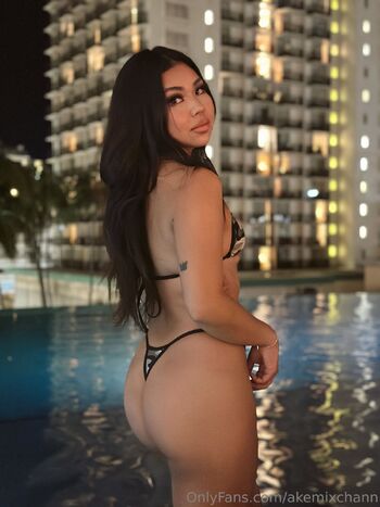 Akem / akemiikaze nude photo #34