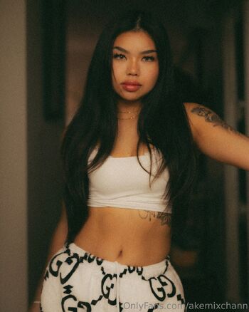 Akem / akemiikaze nude photo #37