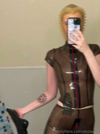 kiki / akiraalita nude photo #2