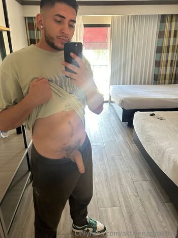 CranksPimpin-FRE / aktivenattraktive nude photo #9