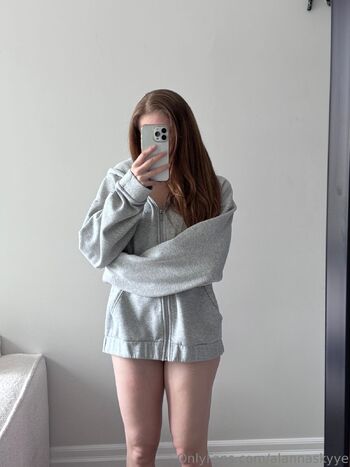 Alanna Sky / alannaskyye / alannalaliberte / allyskye nude photo #8