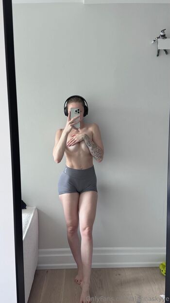 Alanna Sky / alannaskyye / alannalaliberte / allyskye nude photo #19