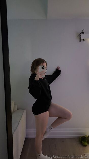 Alanna Sky / alannaskyye / alannalaliberte / allyskye nude photo #26