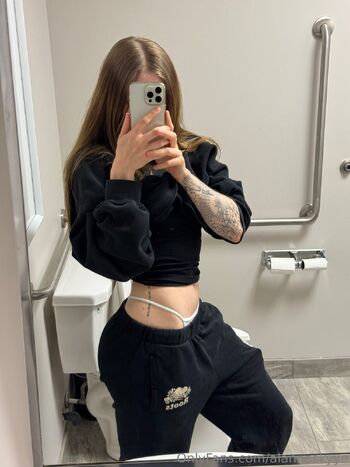 Alanna Sky / alannaskyye / alannalaliberte / allyskye nude photo #37