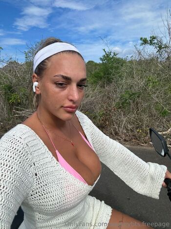 Alannas OFT / alannasworldoftv nude photo #13