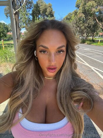 Alannas OFT / alannasworldoftv nude photo #24