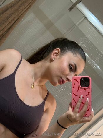 𝐀𝐋𝐄𝐉𝐀 𝐌𝐀𝐃𝐍𝐄𝐒𝐒 / alejamadness nude photo #2