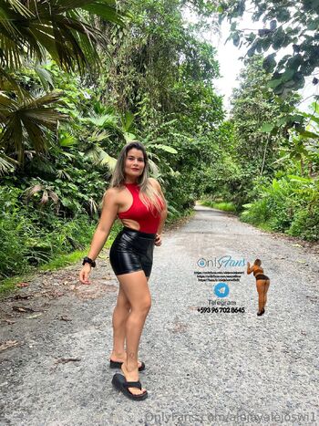 Alejita Hotwife fi / alejayalejoswi1 nude photo #2