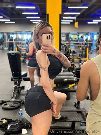Alejandra Foxxx / alejfox.ts nude photo #28