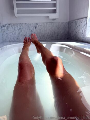 Alena 𝓼𝓮𝔁𝔂 / alena_omovych_free nude photo #23