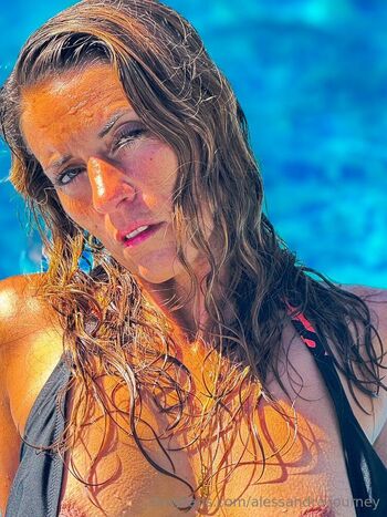 Alessandr / alessandra.journey nude photo #34