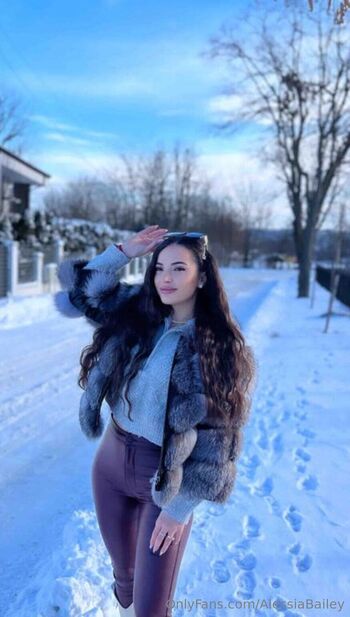 𝔸𝕝𝕖𝕤𝕤𝕚𝕒𝔹𝕒𝕚𝕝𝕖𝕪 / alessiabailey nude photo #24