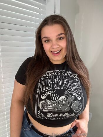 Alexandra Leig / alexandraleighxx nude photo #1