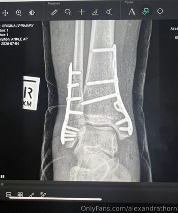 Alex Sa / alexandrathorn / missalexthorn / dildodorothy nude photo #41