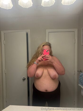 Alli / alexandrraah / allie_katt94 nude photo #10