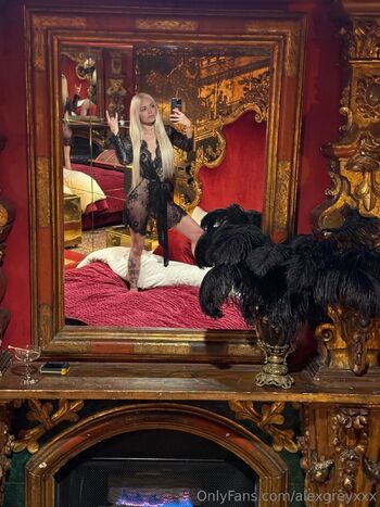 Alex Grey (YOUR FAVORITE BLONDIE / alexgreyxxx nude photo #3