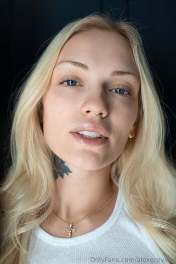 Alex Grey (YOUR FAVORITE BLONDIE / alexgreyxxx nude photo #31