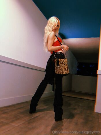 Alex Grey (YOUR FAVORITE BLONDIE / alexgreyxxx nude photo #35