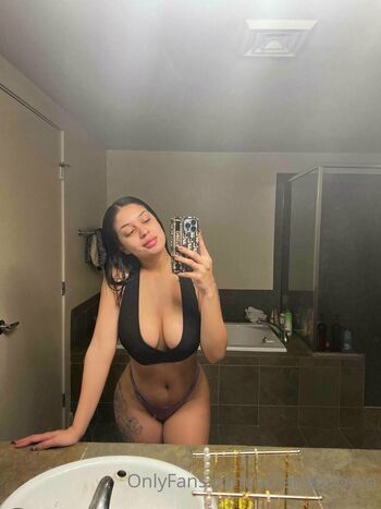 Alexi / alexiiiiss nude photo #16