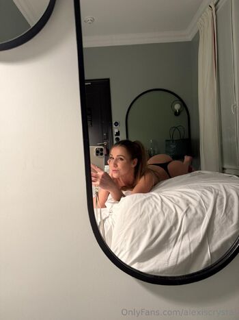 Alexis Crysta / alexiscrystal nude photo #18