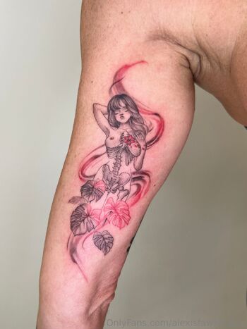 AlexisFawx.T / alexisfawxlive.tv / alexisfawx / plantmomafawx nude photo #19