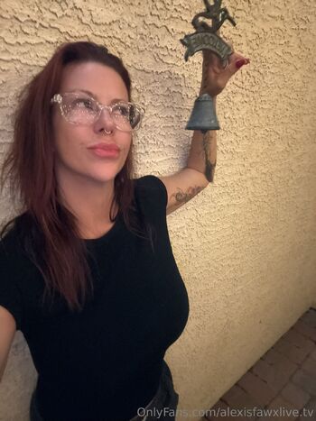 AlexisFawx.T / alexisfawxlive.tv / alexisfawx / plantmomafawx nude photo #38
