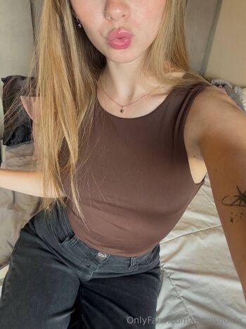 Alexis Gol / alexisgoldx nude photo #18