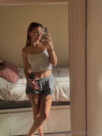 Alexis Gol / alexisgoldx nude photo #19