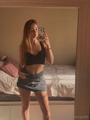 Alexis Gol / alexisgoldx nude photo #22
