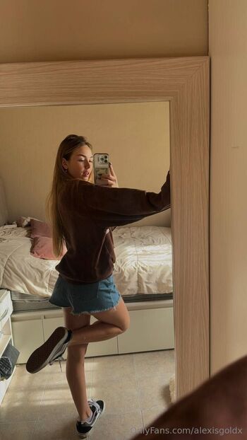 Alexis Gol / alexisgoldx nude photo #32