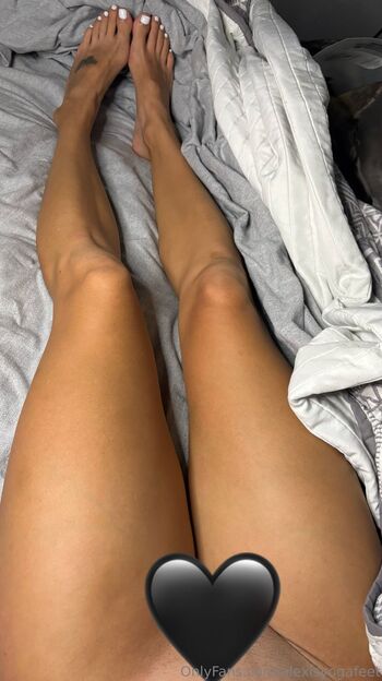Alexi / alexisyogafeet nude photo #40