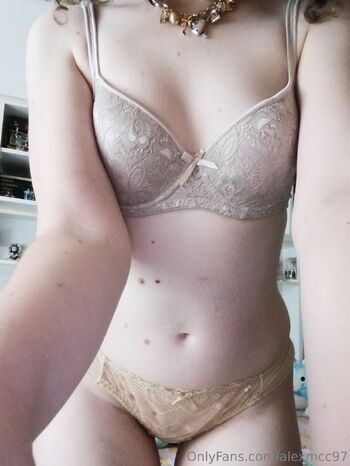 Alex / alexmcc97 / alexandrinacustodio nude photo #20