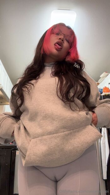 Alex MeiLe / alexmeilei nude photo #27