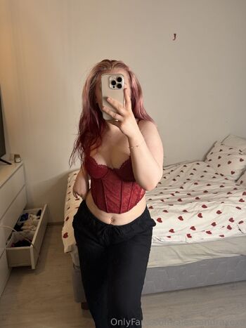 Aleksandra / alexsandraxoxo nude photo #33