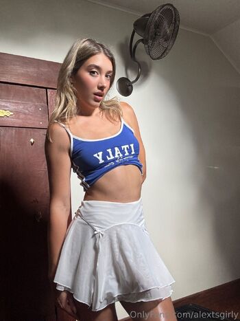 Alex / alextsgirly nude photo #25