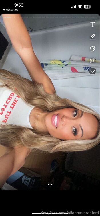 Alianna Bradfor / aliannaxbradford nude photo #1