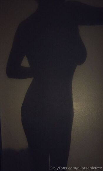 Ali Arseni / aliarsenicfree nude photo #1