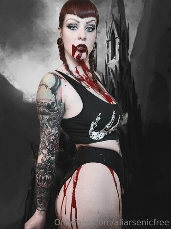 Ali Arseni / aliarsenicfree nude photo #6